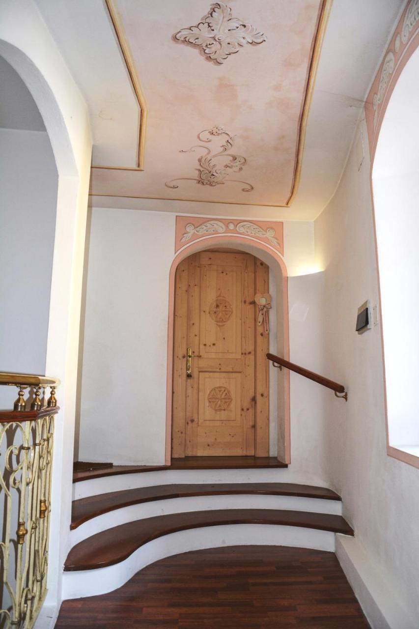 Sembenini Palace リーヴァ・デル・ガルダ エクステリア 写真